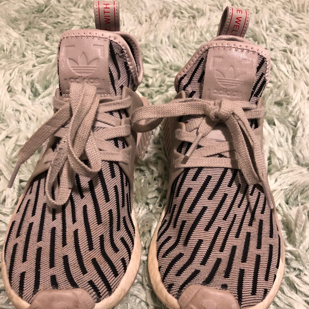 Adidas NMD xr1 gray, black, red